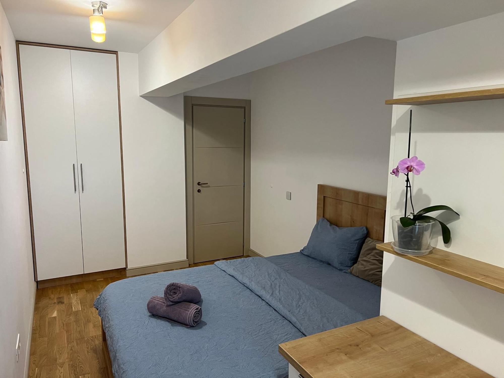 Airport Flyhub Chic Apartment Iasi Exteriör bild