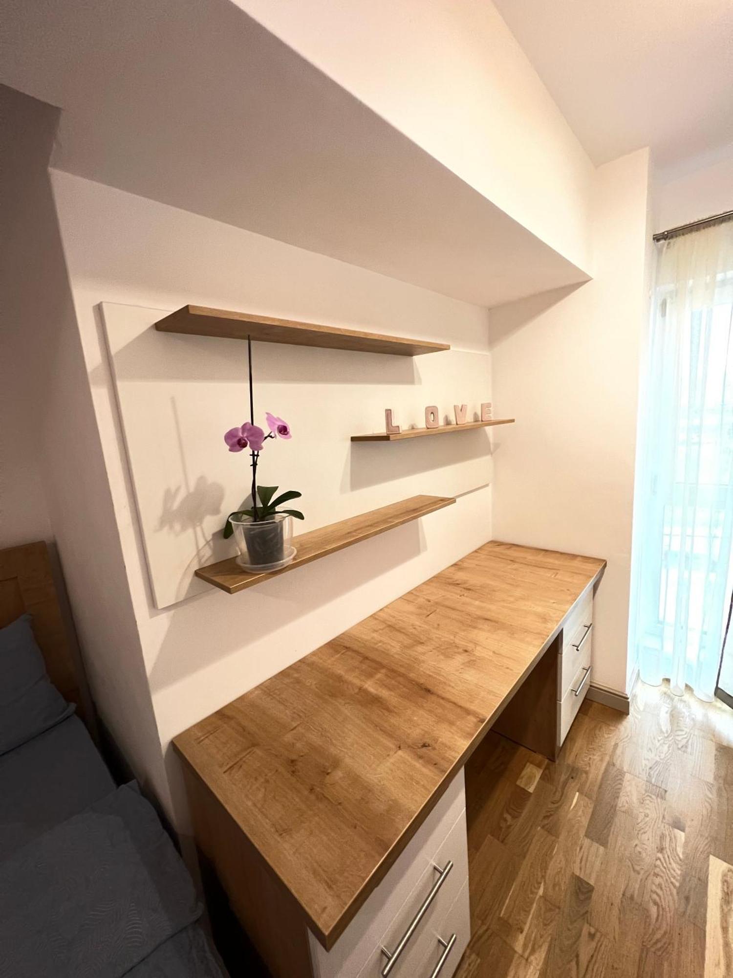 Airport Flyhub Chic Apartment Iasi Exteriör bild