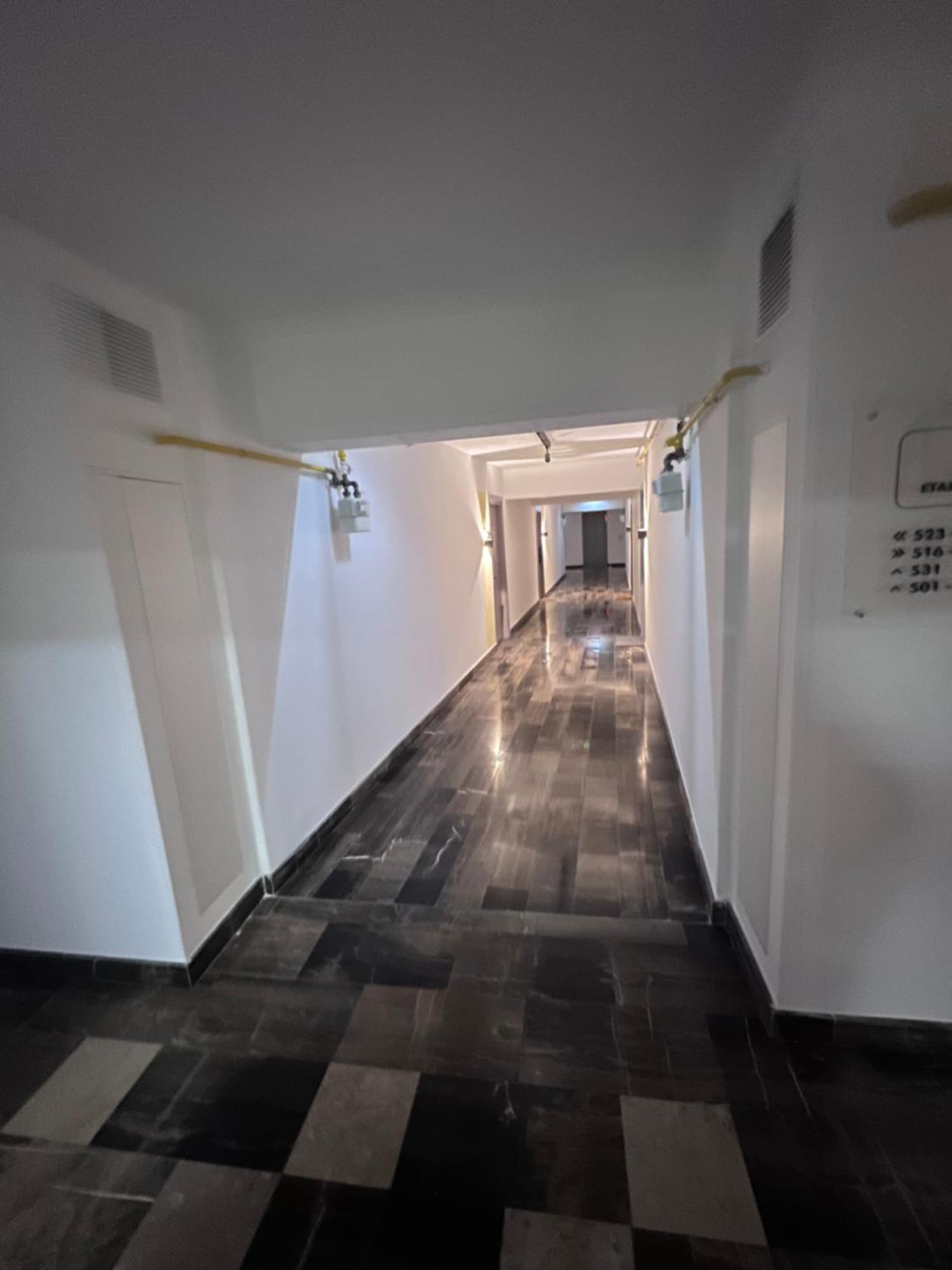 Airport Flyhub Chic Apartment Iasi Exteriör bild